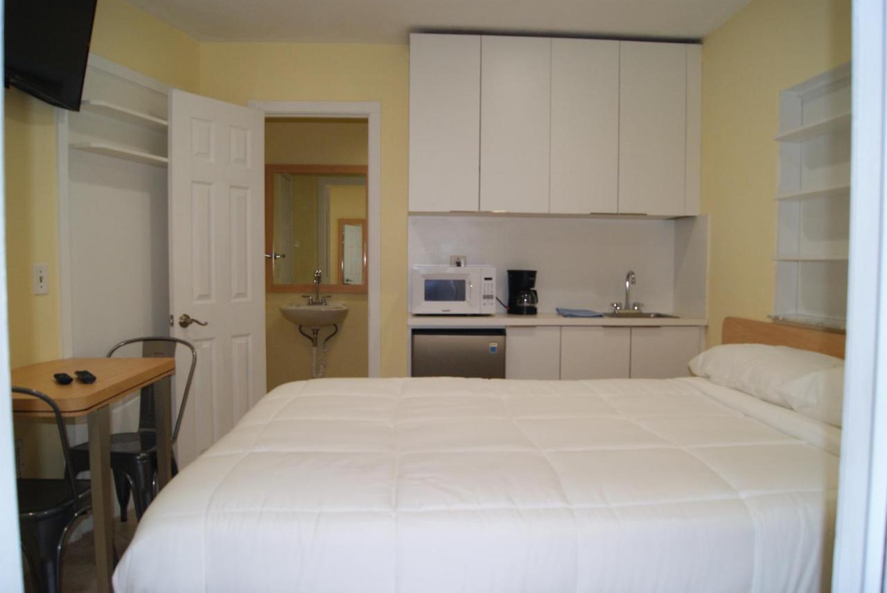 מיאמי גרדנס Private Studio Two Miles From Hard Rock Stadium מראה חיצוני תמונה